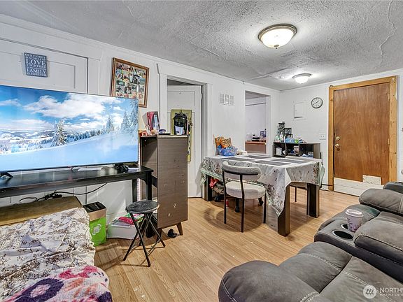 2nd image of 2820 29th Avenue S