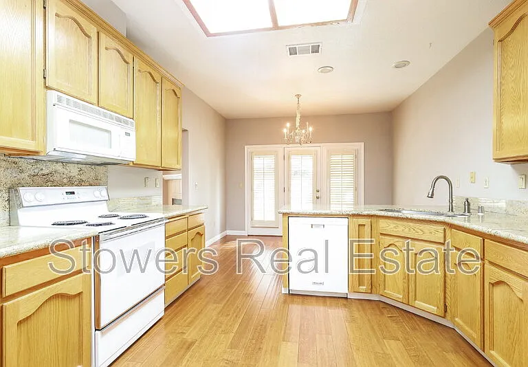 37 Mountain Valley Pl — Photo 8