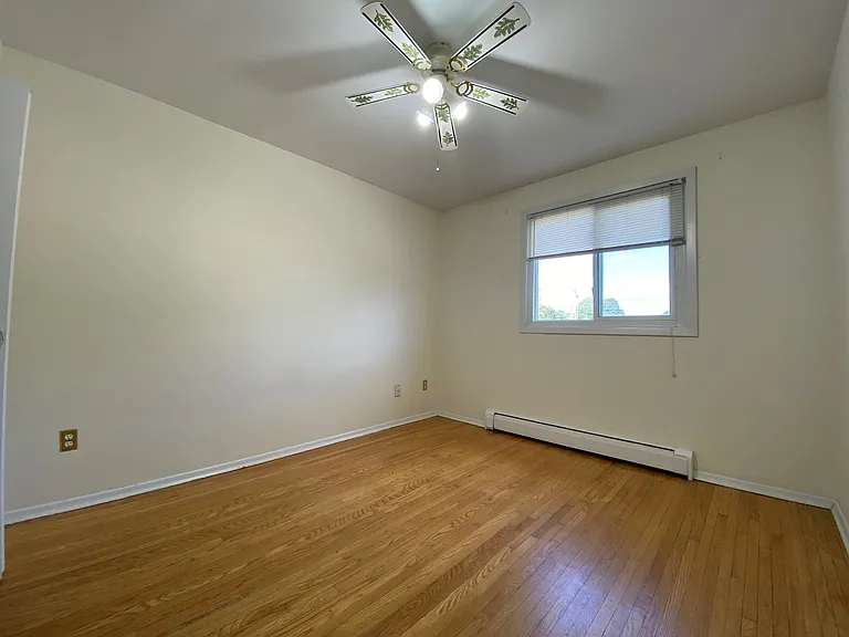 75 Harold Ave #10 — Photo 11
