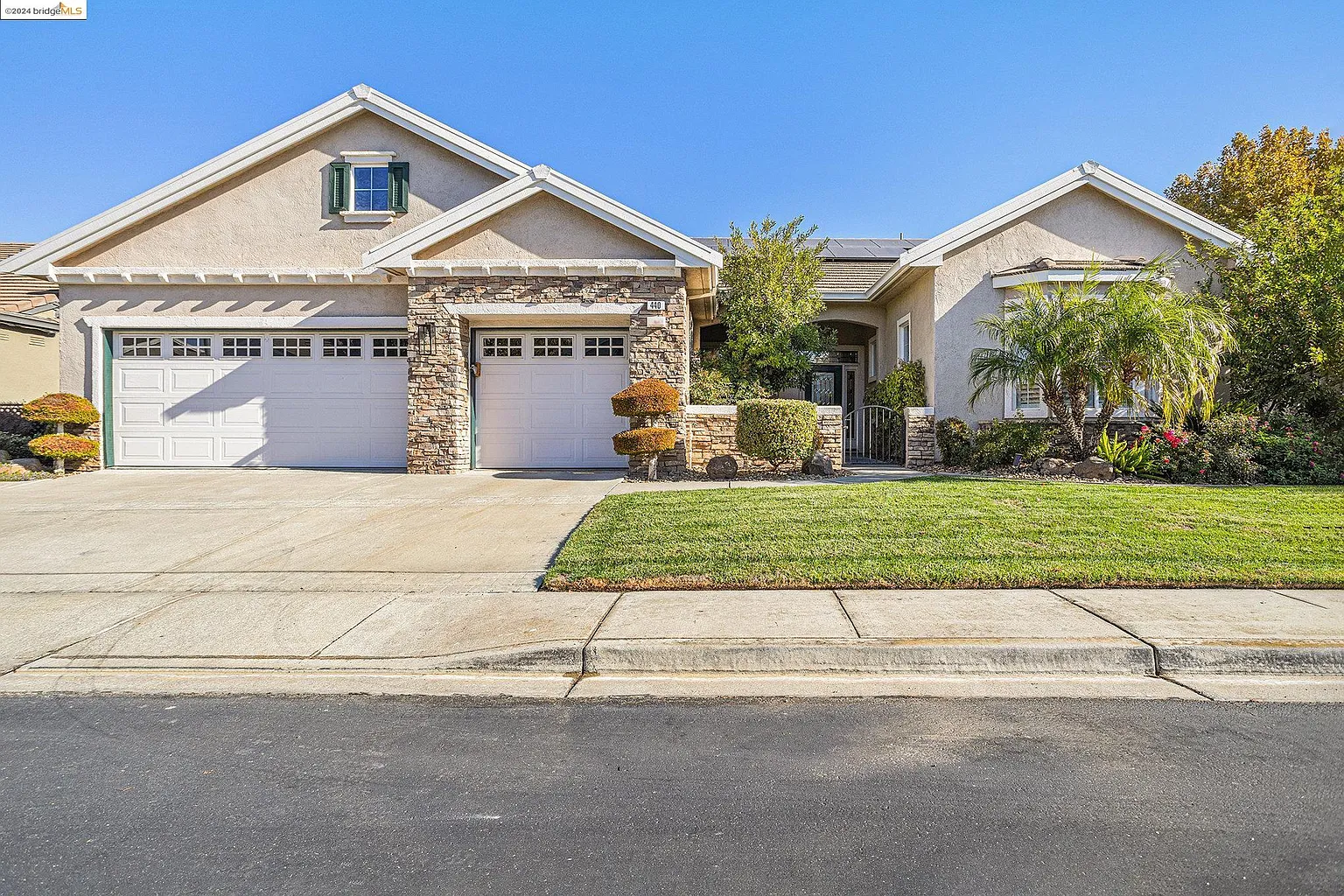 440 Tayberry Ln photo 1