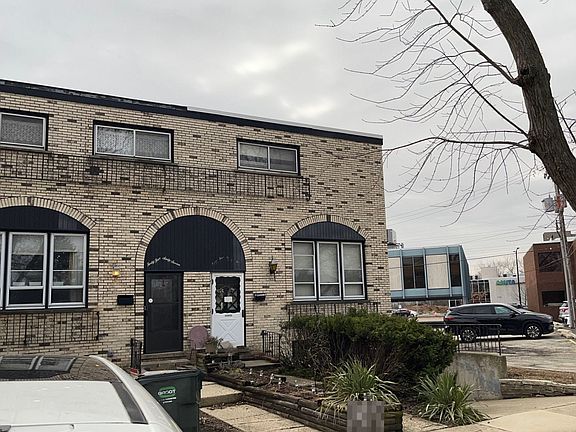 2nd image of 4569 W Jarvis Ave