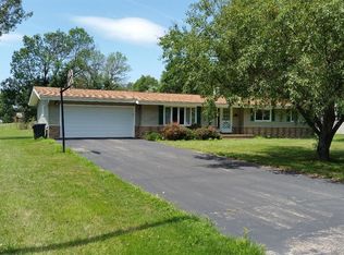 12043 Flint Valley Dr, Burlington, IA 52601