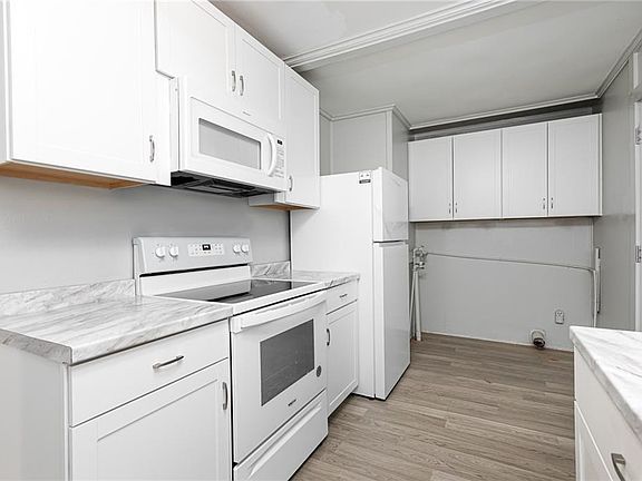 4th image of 914 NE 44th Ter