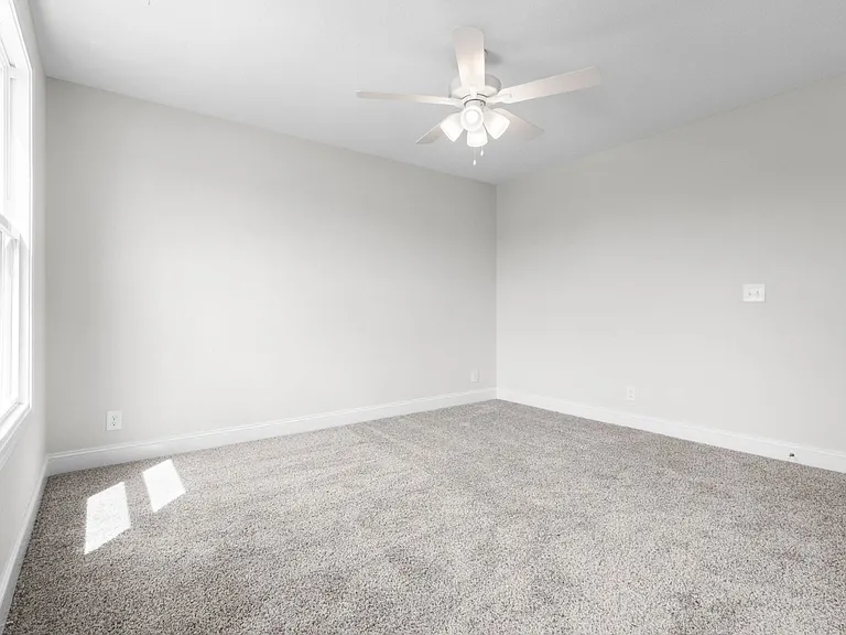 231 Donegal Dr — Photo 16