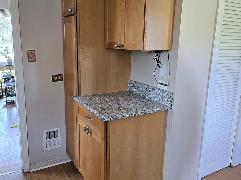 425 N West Ave — Photo 7