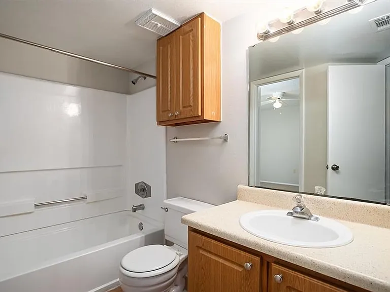 637 Buoy Ln #201 — Photo 23