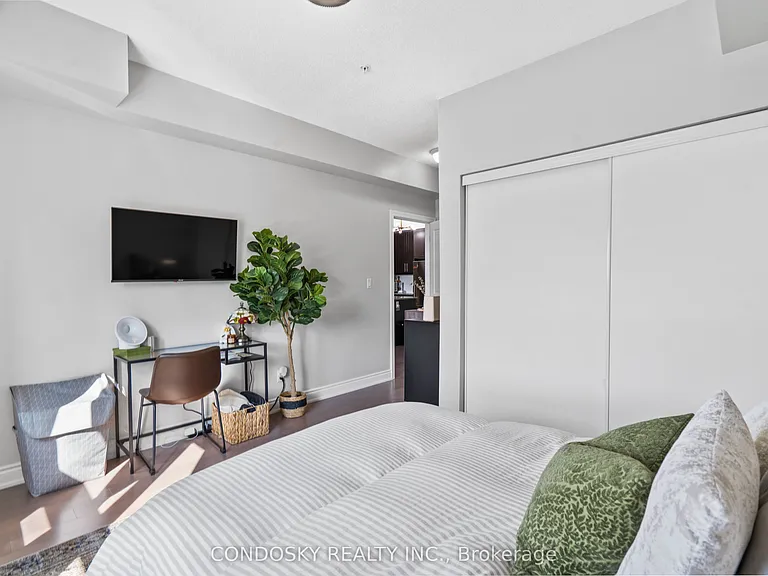 3170 Erin Mills Pkwy #311 — Photo 18