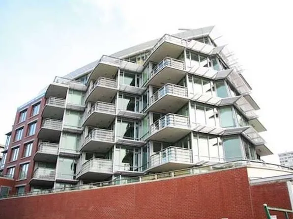 1762 Davie St #403, Vancouver, BC V6G 1W2