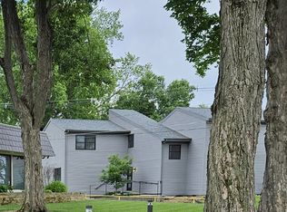 715 N Mulberry St #1, Mount Carmel, IL 62863