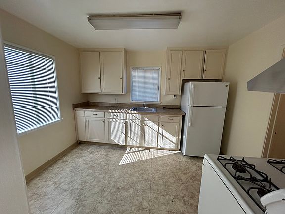 5th image of 21835 Meekland Ave #21835