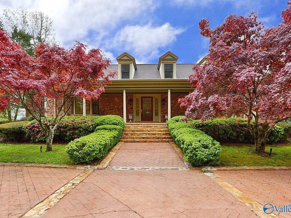 1st image of 300 Berry Hollow Rd