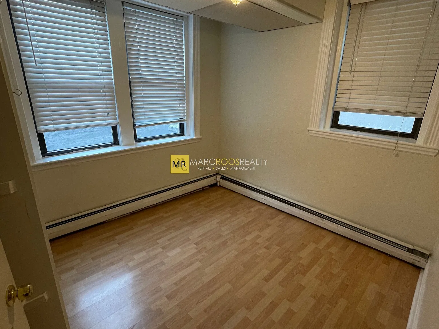 2 bed, 630 sqft, $2,900 — Photo 2