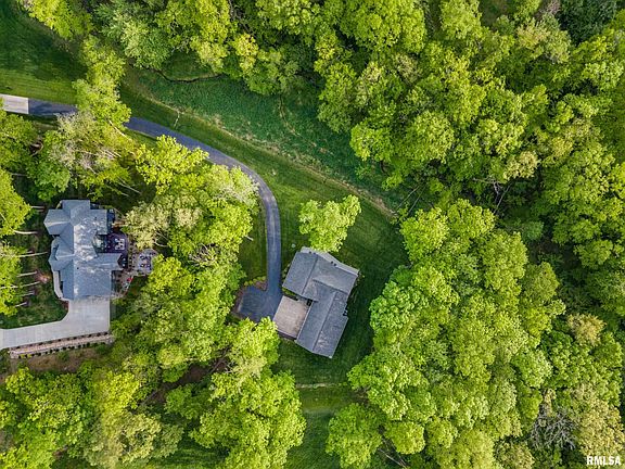 3rd image of 797 Sycamore Dr