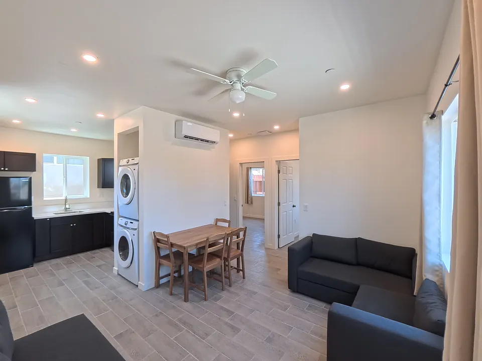 855 Winston Dr