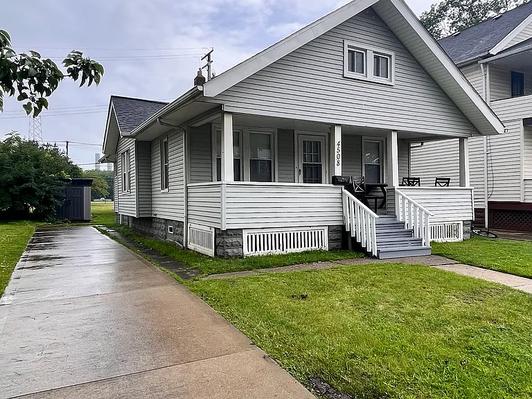 4508 Pearse Ave — Photo 2
