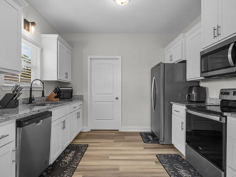 196 Marron Way — Photo 16