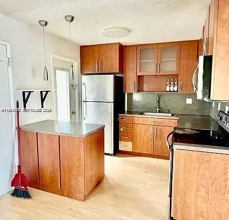 3rd image of 1631 NE 114th St APT 201