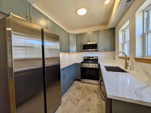 4354 S. Drexel - B — Photo 1