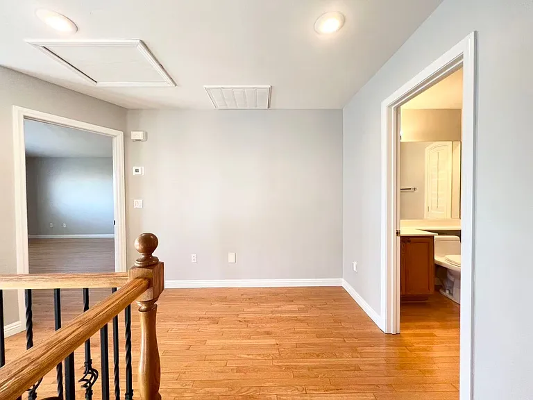538 Los Hermanos St — Photo 16