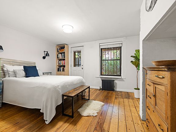 5th image of 200 Saint James Pl