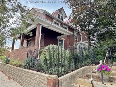 2 Arlington Ct, Charleston, WV, 25301