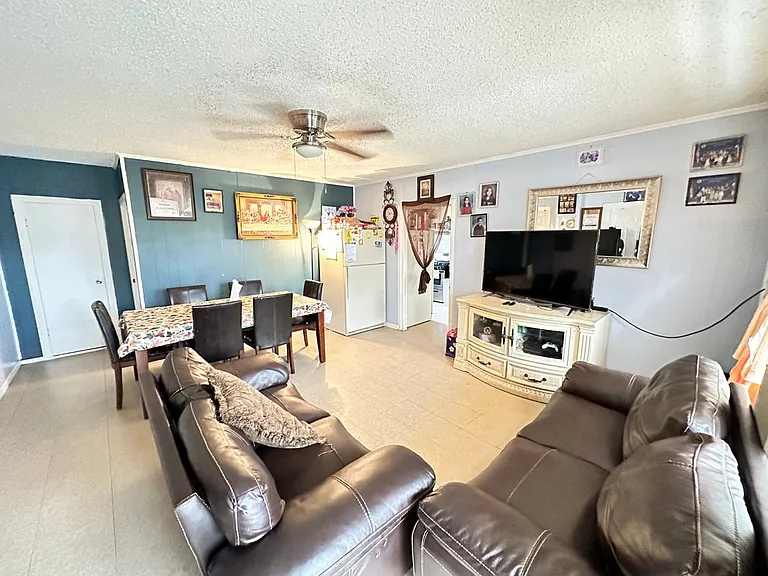3212 Pecan St #FRONT HOUSE — Photo 7