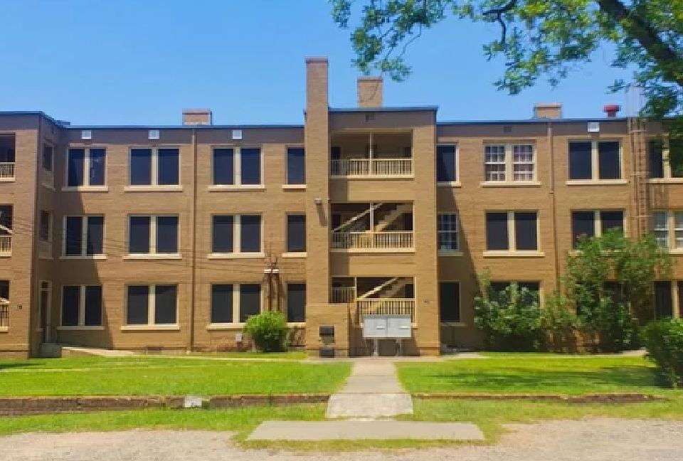 2nd image of 100 S Jefferson St #2