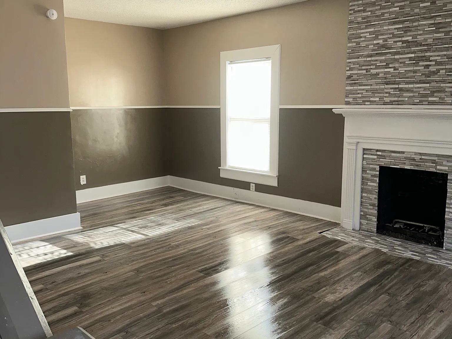 5 bed, 3000 sqft, $1,800 — Photo 3