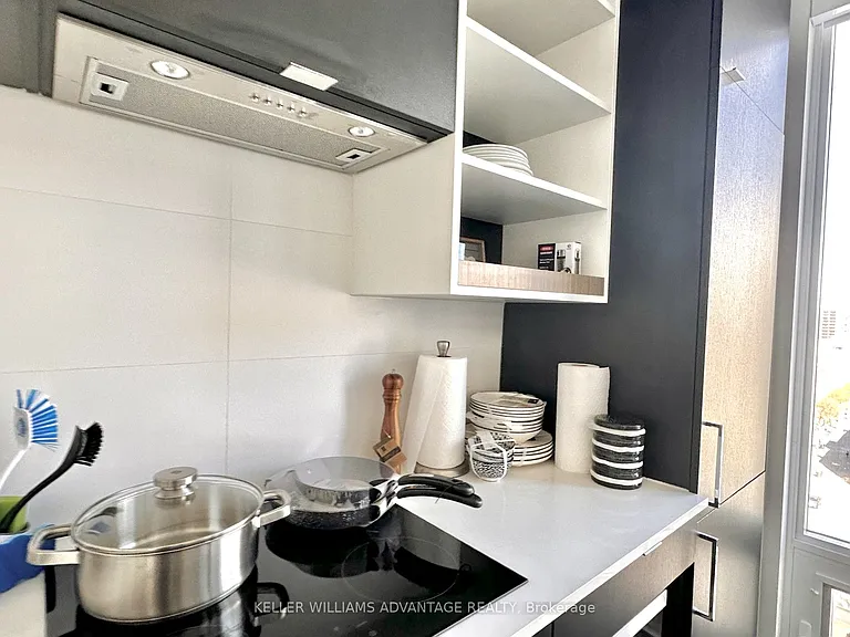 20 Edward St #802 — Photo 4