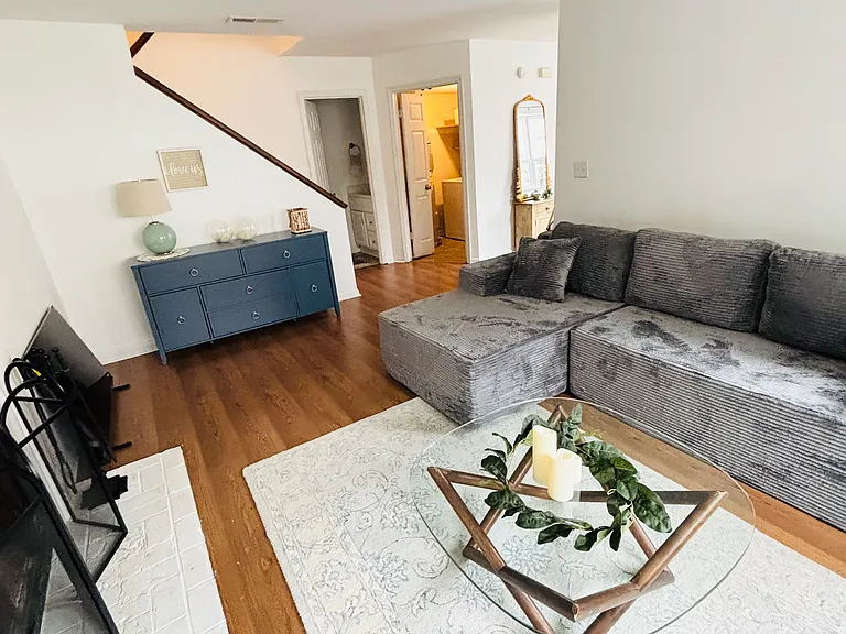 1038 Planters Pl — Photo 17