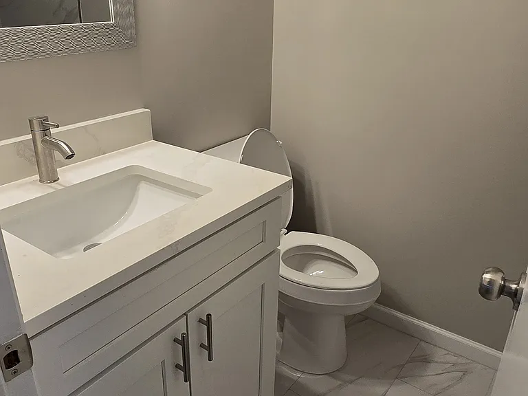 6405 Waverly Dr N — Photo 14