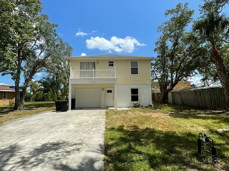 2015 Saint George Dr — Photo 2