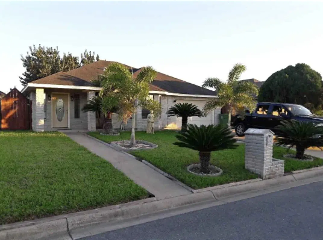 3 bed, 1219 sqft, $1,700 — Photo 2
