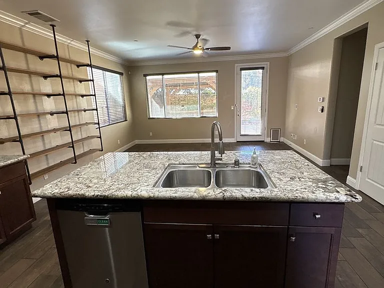 3921 W Payson Ave — Photo 12