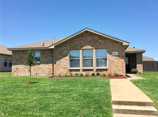 14825 N Spring Ridge Cir, Balch Springs, TX 75180