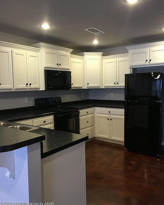 1st image of 2 Windy Meadow Ln