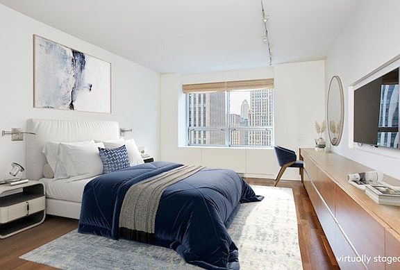 5th image of 15 W 53rd St #32D