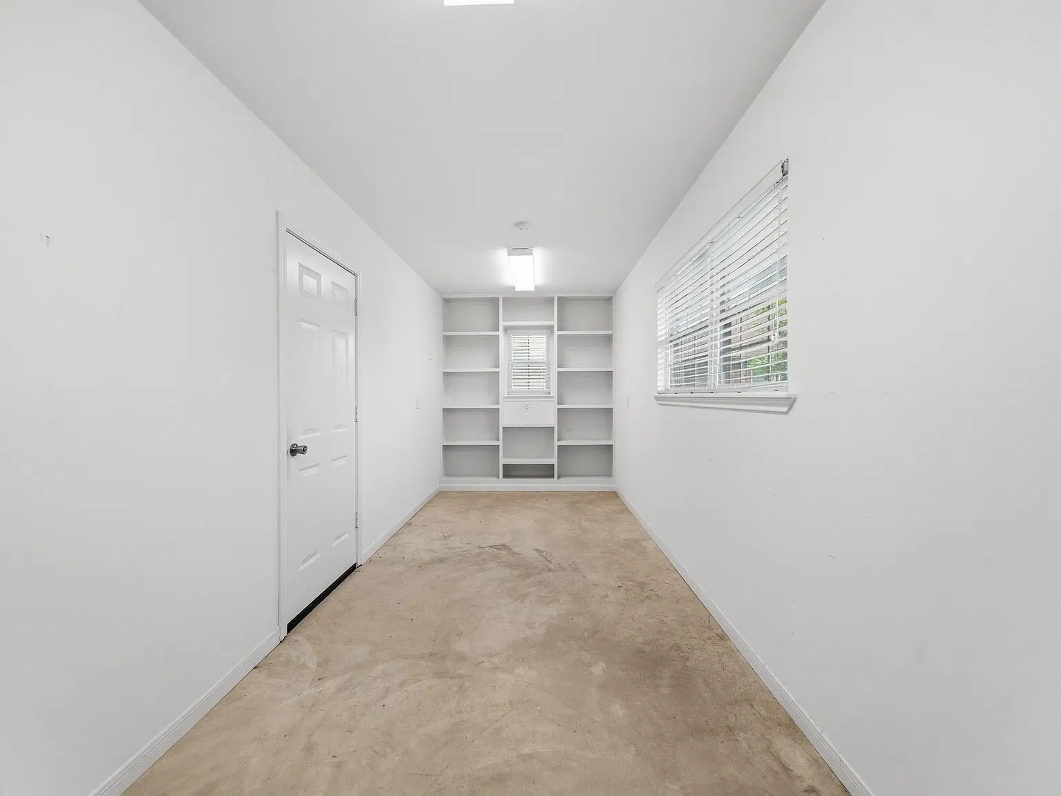 3 bed, 2.0 bath, 1417 sqft, $1,900 — Photo 4