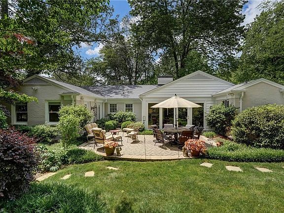 2nd image of 404 Elmwood Dr