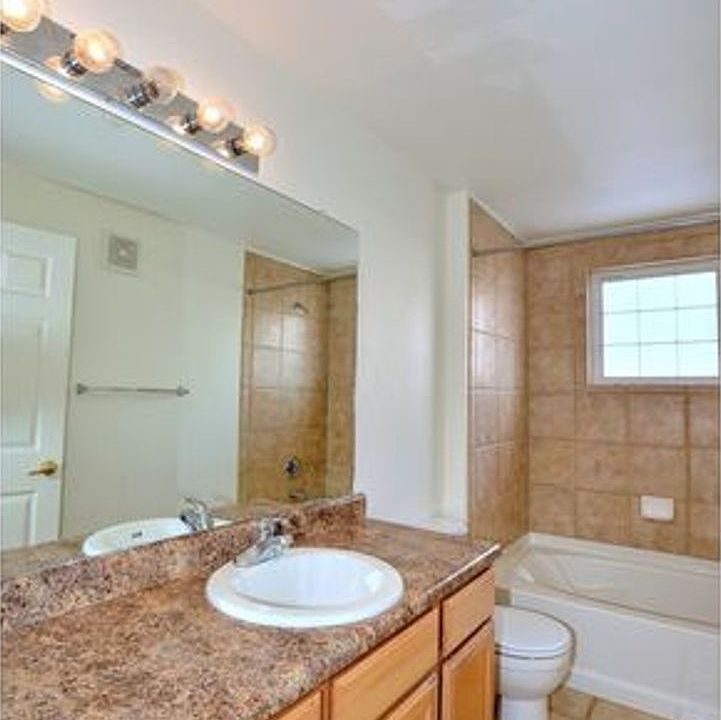 1st image of 608 Lucca Dr