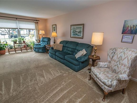 3rd image of 5201 W 228th St