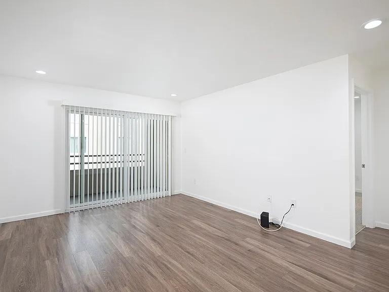 Mission Pacific Apartments — Photo 65