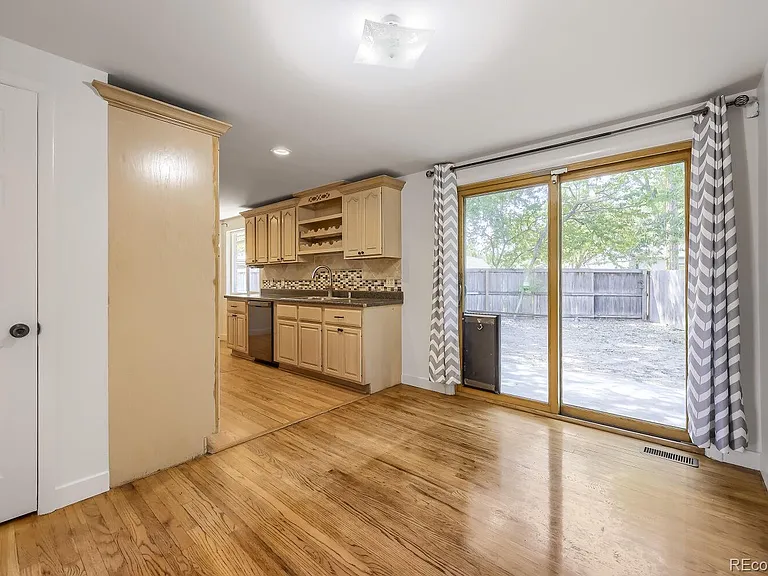 1640 Buchtel Blvd — Photo 7