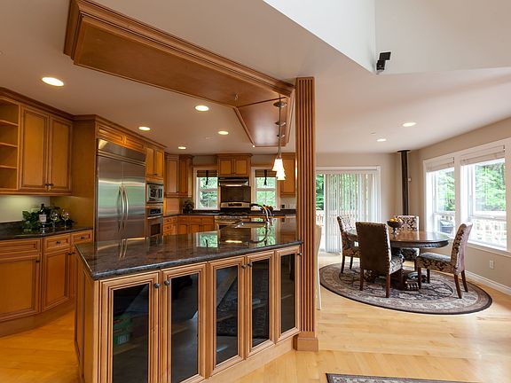 Kitchen to informal dining
