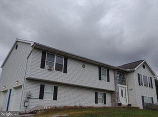 1010 Harmony Hl, Lebanon, PA 17046