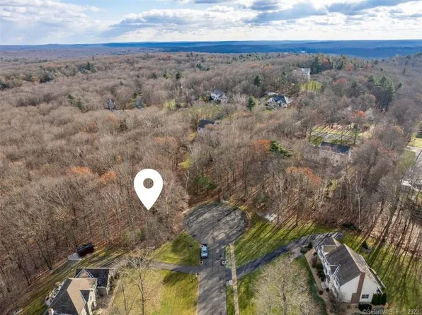 17 Hemlock Trail, Ellington, CT 06029