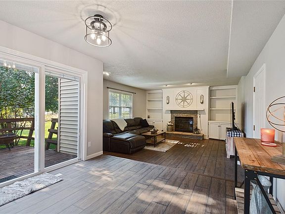 4th image of 7214 Wilton Dr NE