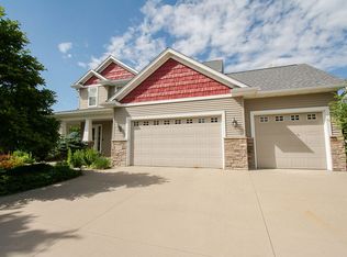 3655 Stone Point Dr NE, Rochester, MN 55906