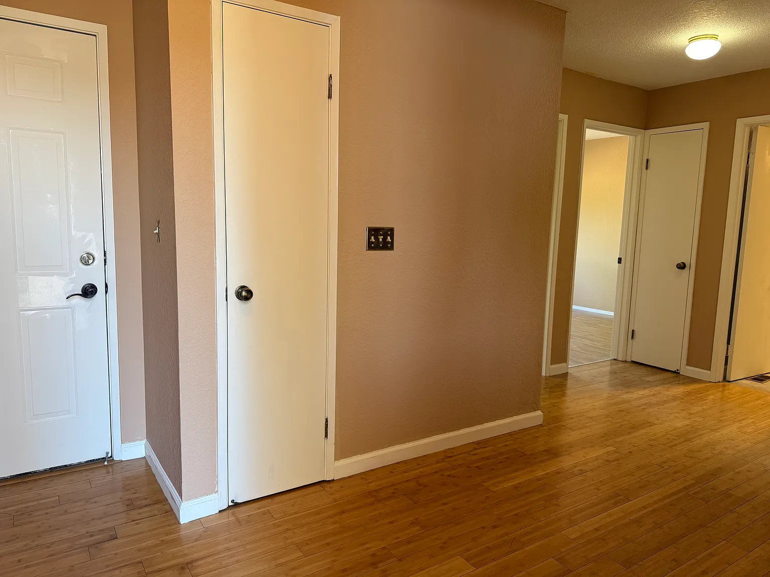 110 Wildes Ct — Photo 3
