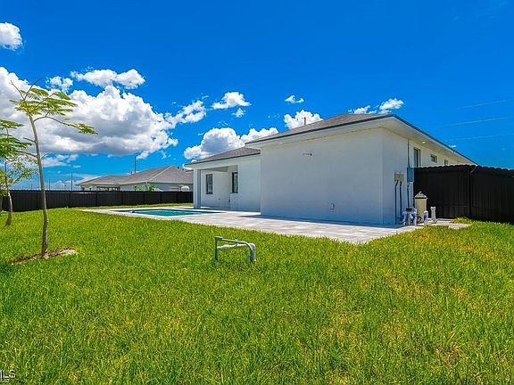 4th image of 2109 El Dorado Blvd N